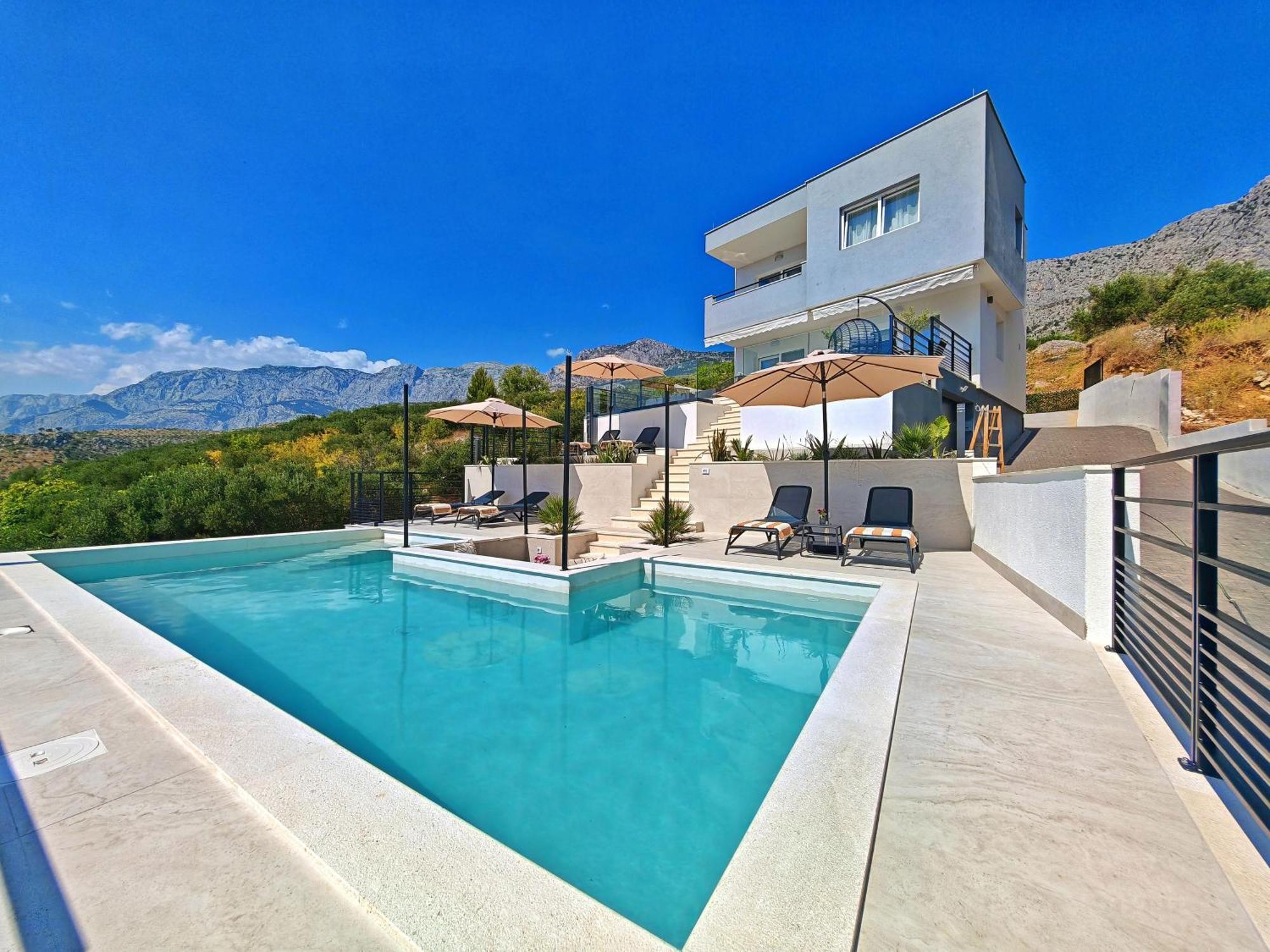 Luxury Holiday Home Dioniz Podgora Exterior photo