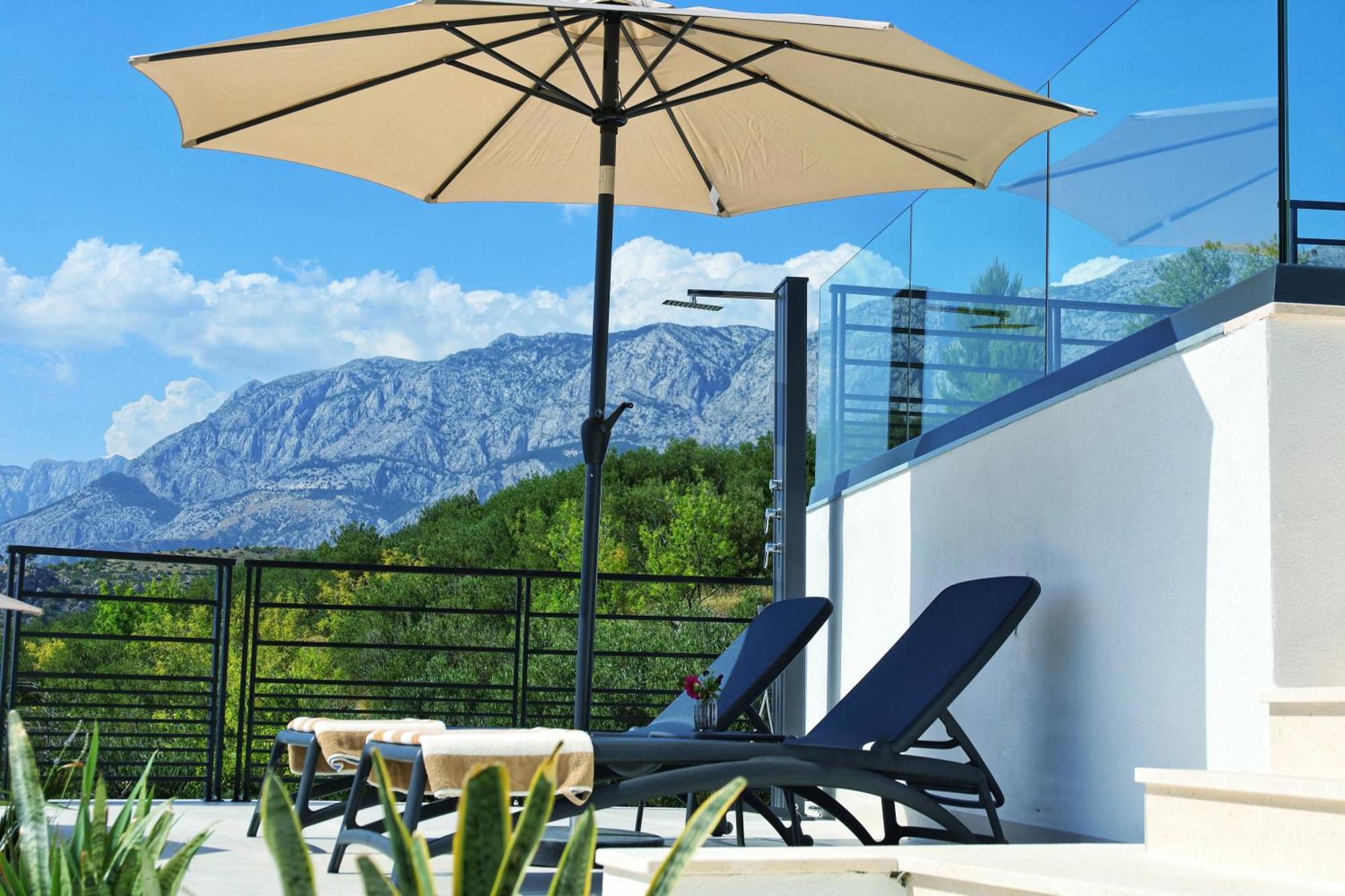 Luxury Holiday Home Dioniz Podgora Exterior photo